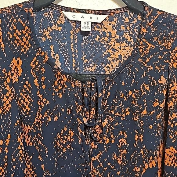 CAbi Womans Blouse Python Snake Print Top Blue Orange Long Sleeves Career xs - Picture 2 of 8